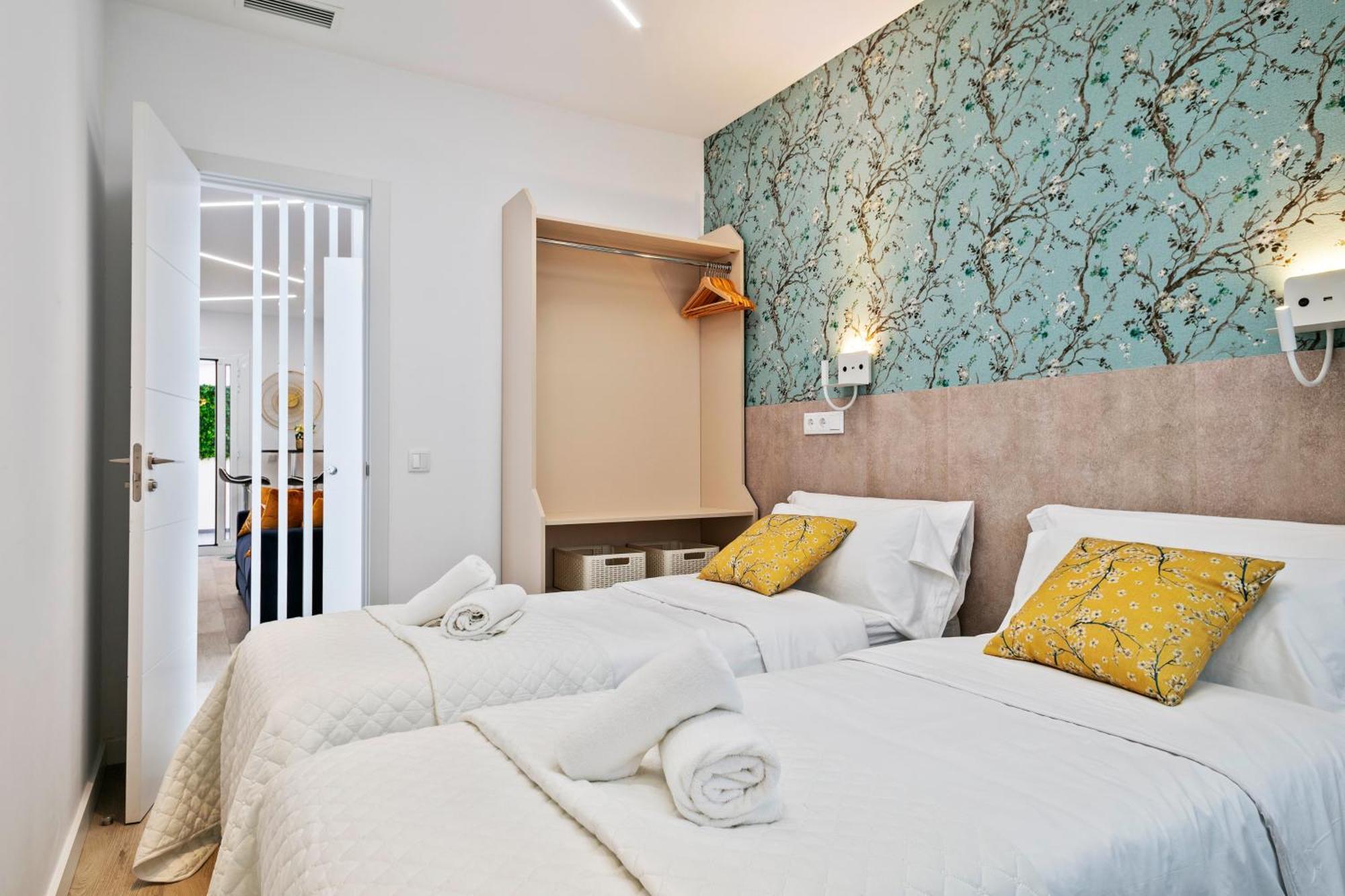 Boutique Plaza Catalonia Suites Cornella Cornellà de Llobregat Dış mekan fotoğraf
